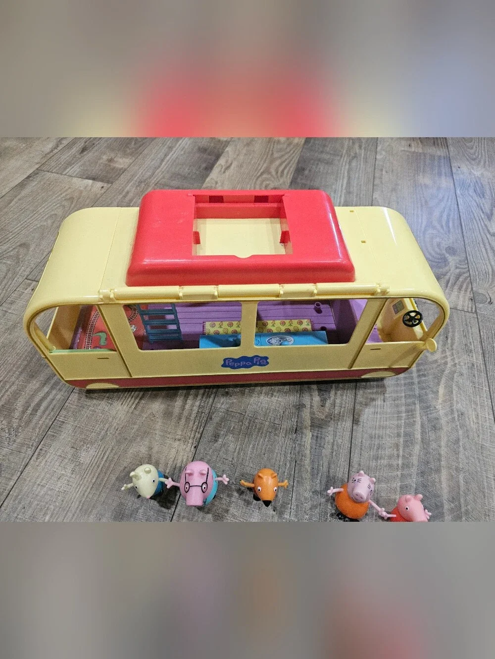 Peppa Pig Transforming Camper Bus & 5 Characters 17 Inch